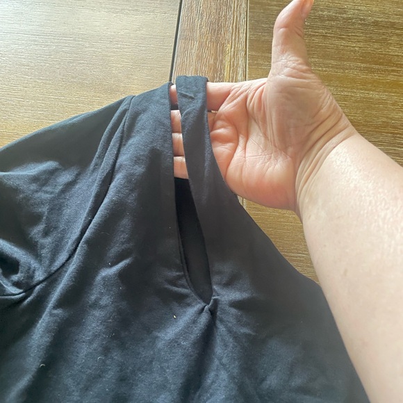 Abercrombie & Fitch
Black one shoulder cropped top
Size Large - Picture 3 of 4